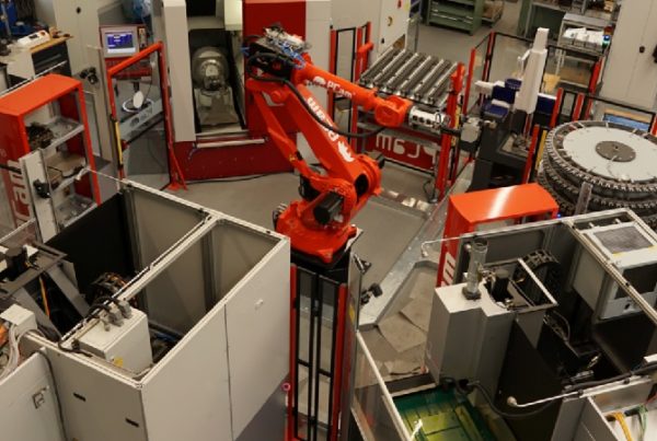 Robot di automazione per stampisti e meccanica generale